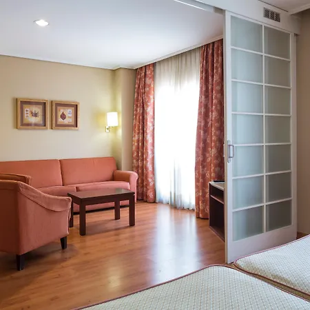 Hotel Ilunion Alcora Sevilla 4*