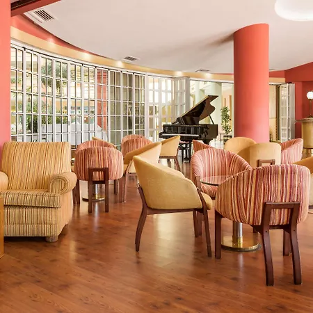 Hotel Ilunion Alcora Sevilla 4*