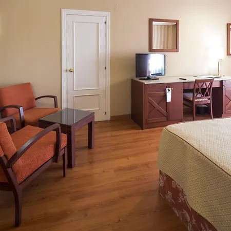 Otel Ilunion Alcora Sevilla 4*