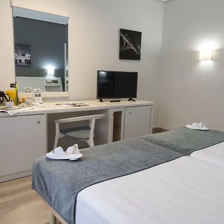 Ilunion Alcora Sevilla Otel 4*