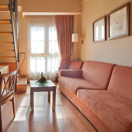 Ilunion Alcora Sevilla 4* סן חואן דה אזנלפארצ'ה