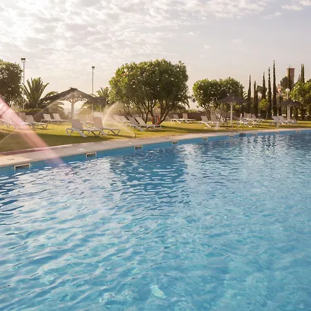 Ilunion Alcora Sevilla מלון 4*