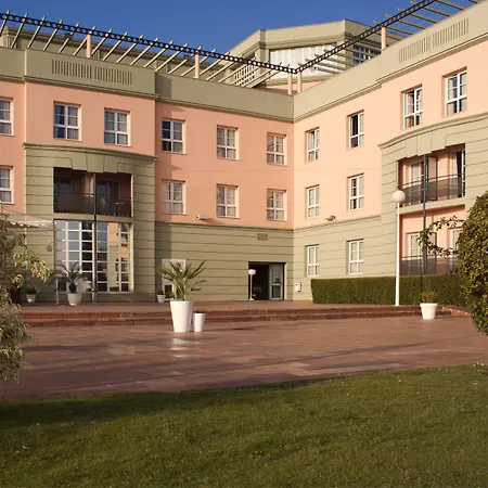 Ilunion Alcora Sevilla מלון