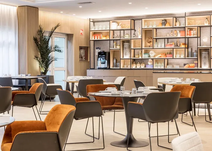 Hotel Ilunion Alcora Sevilla 4*